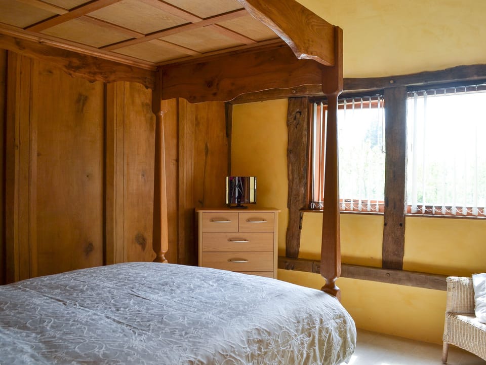 Four poster bedroom | The Cart Shed, Knapton Green, near Leominster