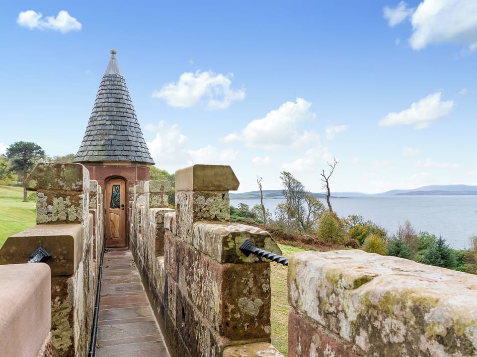 Fairytale tower with stunning views | Knock Old Castle, Largs
