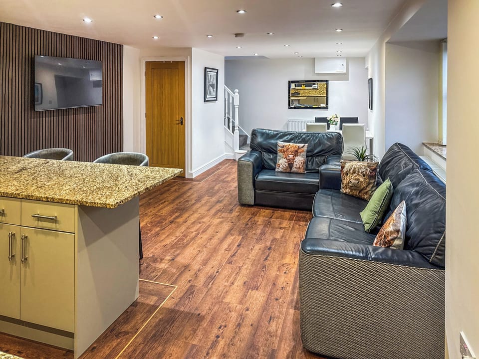 Stylish open-plan living space | Roslyn Cottage, Hamsterley, near Wolsingham