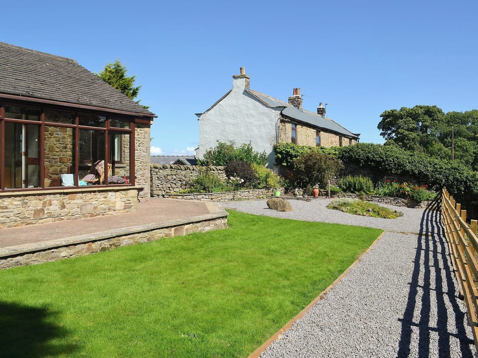 Superb enclosed garden with patio, garden furniture and BBQ | Ashlea, Barnard Castle