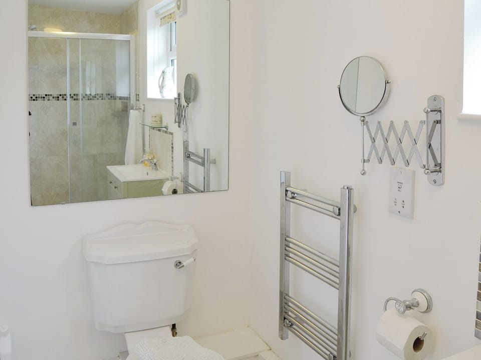 En-suite shower room | Silverdale, Bacton, near Happisburgh