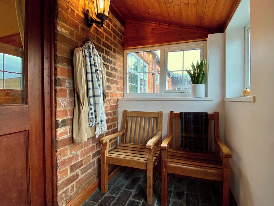 Hallway | Dabinett - The Old Kennels Holidays, Ledbury