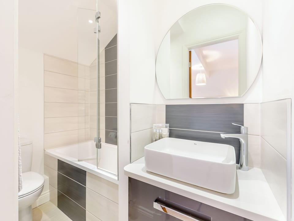 En-suite | Meresyke Farm - Adair Cottage - Mere Syke Farm, Wigglesworth, near Settle
