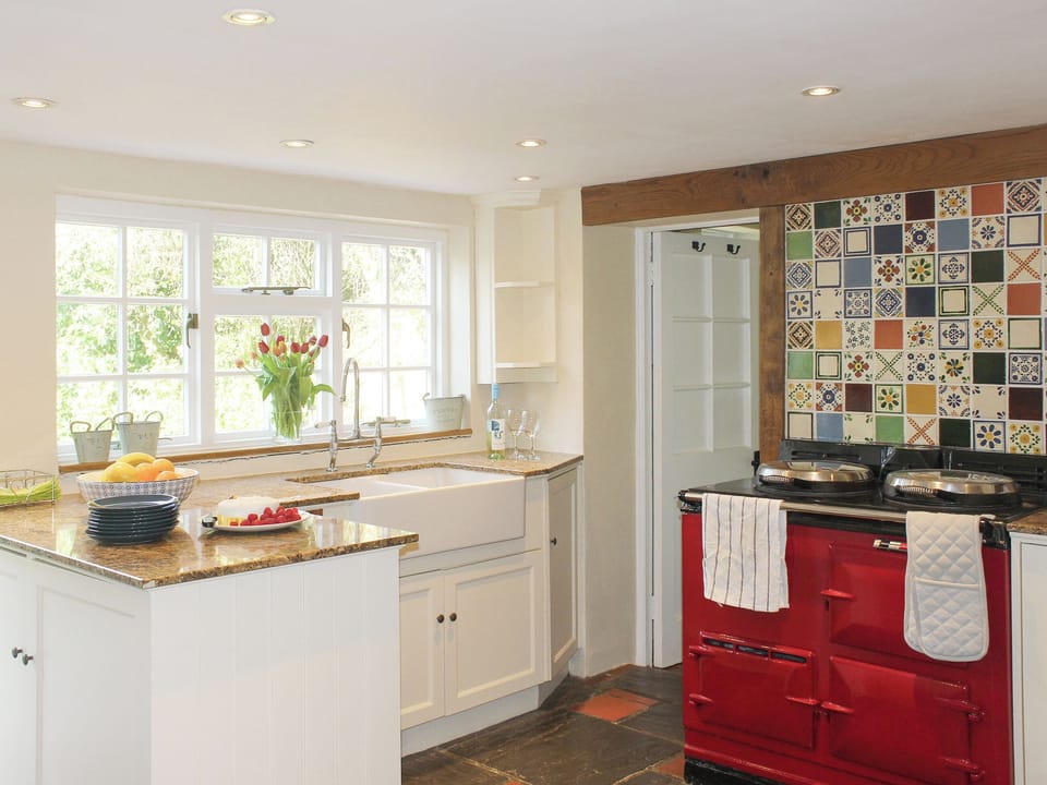 Attractive kitchen with range cooker | The Bothy, Lymington
