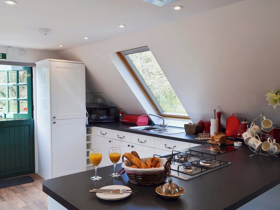 Kitchen and dining area | Horncombe Stables, Ardingly, near Haywards Heath