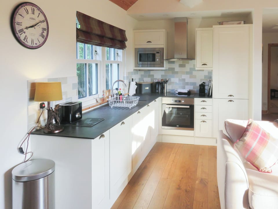 Open plan living space | Farragon Cottage - Lick Estate, Foss, near Pitlochry