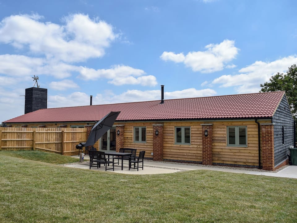 Single-storey barn conversion | Wagtail Cottage - Holmes Farm Country Cottages, Lubenham, near Market Harborough