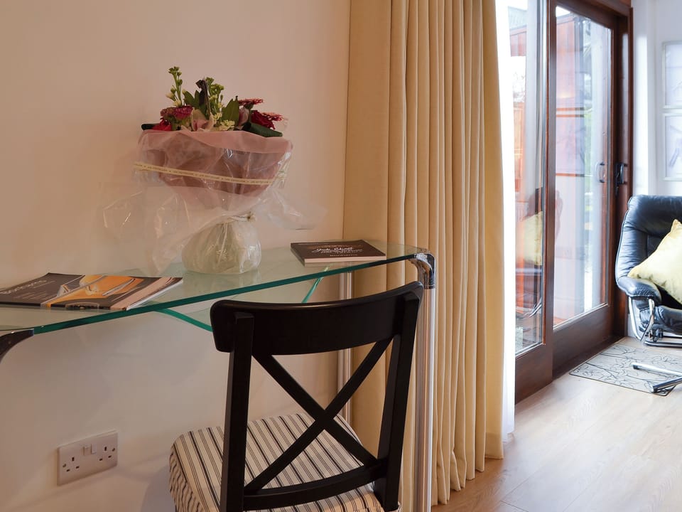 Pretty console table in the living area | Windmill Barn, Windmill Hill, near Hailsham