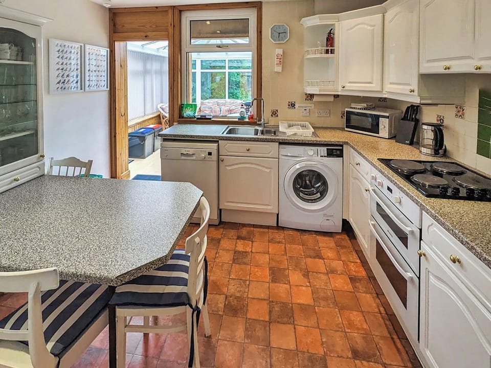 Kitchen/diner | Middledrift Cottage, Brora