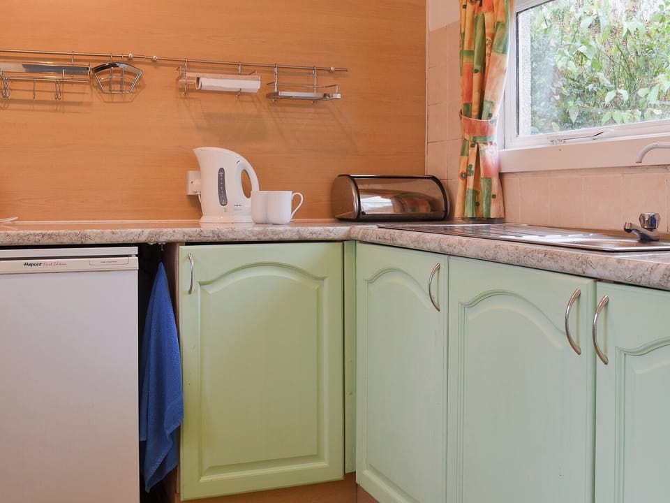 Prectical and modern kitchen | Little Whiteleigh, Whitstone, near Bude