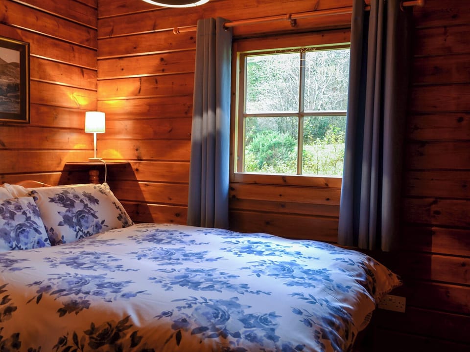 Double bedroom | Dontra Log Chalet 1 - Dontra Log Chalets, Banavie, near Fort William