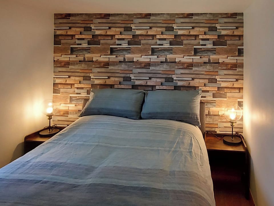 Double bedroom | Hooked Rise Holiday Lodge, Dunkeswell, near Honiton
