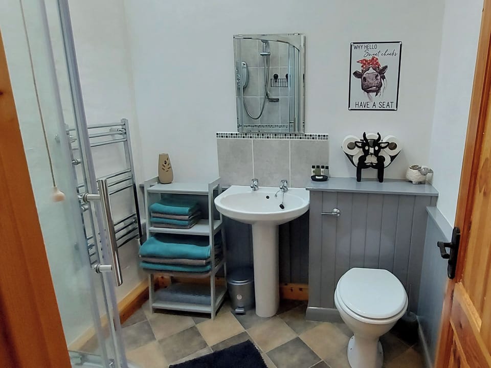 Shower room | Hooked Rise Holiday Lodge, Dunkeswell, near Honiton