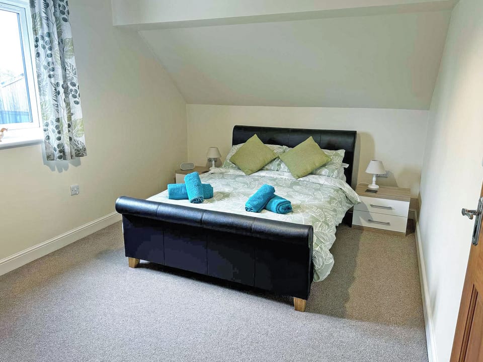 Double bedroom | Acorn Cottage, Kingsland, near Leominster