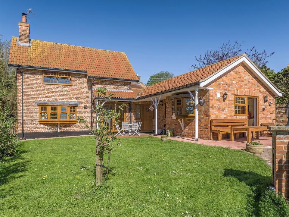 View of the lovely cottage from the garden | Boothby Cottage - Beck View and Boothby Cottage, Welton-le-Marsh, near Spilsby