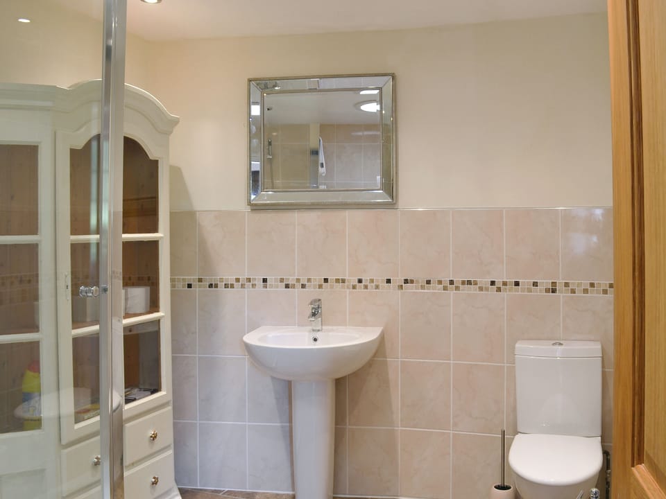 Showe room | Boothby Cottage - Beck View and Boothby Cottage, Welton-le-Marsh, near Spilsby