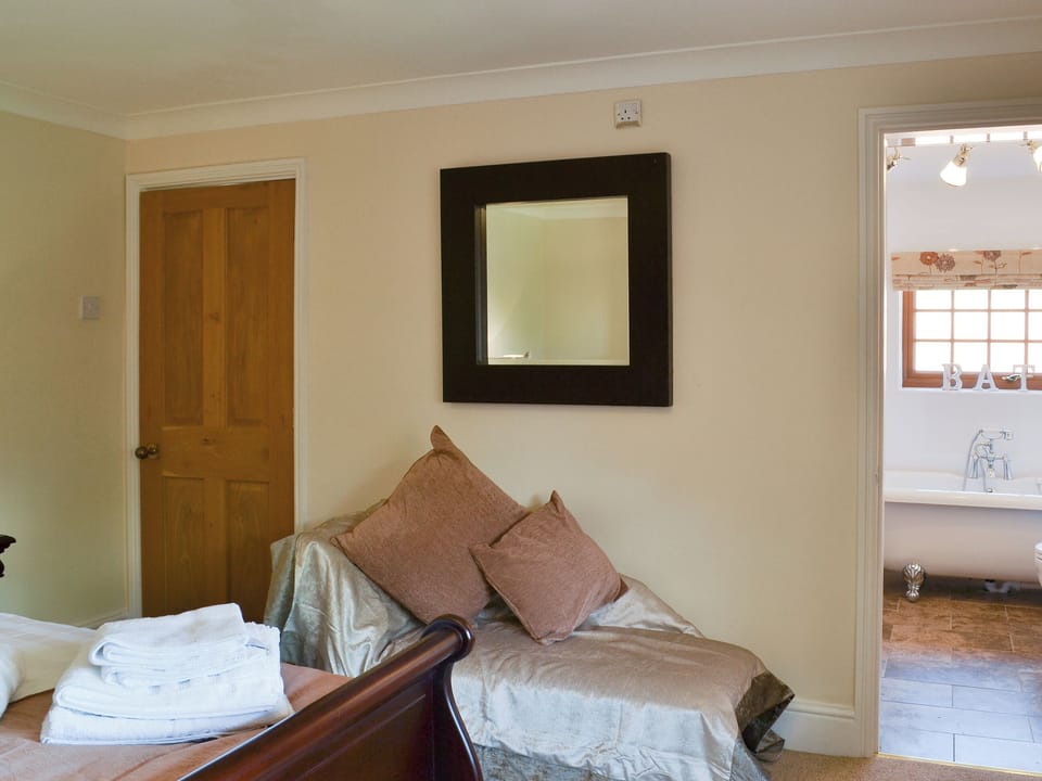Large double bedroom | Boothby Cottage - Beck View and Boothby Cottage, Welton-le-Marsh, near Spilsby