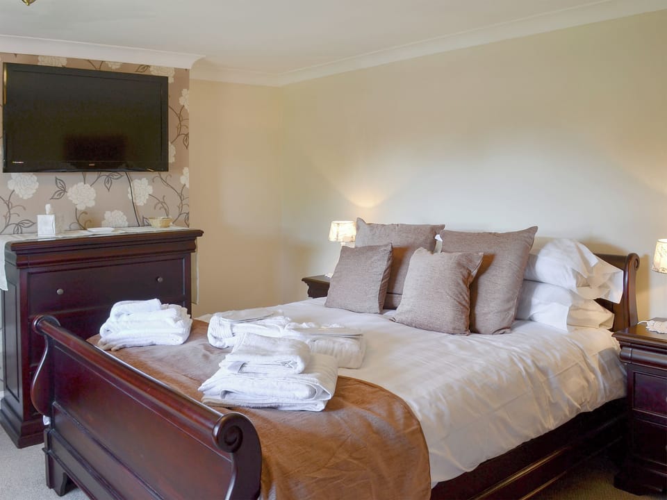 Comfortable double bedroom | Boothby Cottage - Beck View and Boothby Cottage, Welton-le-Marsh, near Spilsby