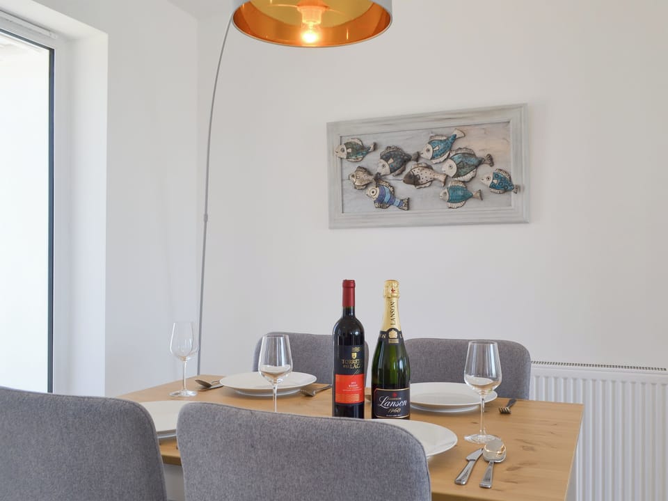 Convenient dining area | Salty Lodge, Hayling Island