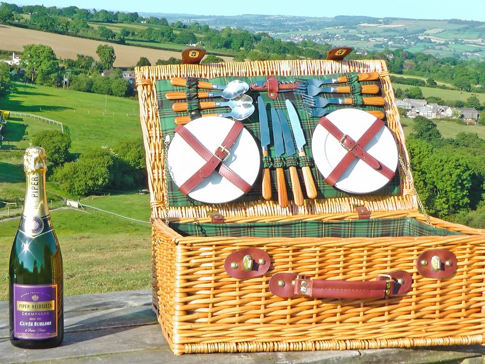 Outdoor eating area | Whitwell Farm Cottages - Brandy&rsquo;s, Whitwell Farm, Colyford, nr. Seaton