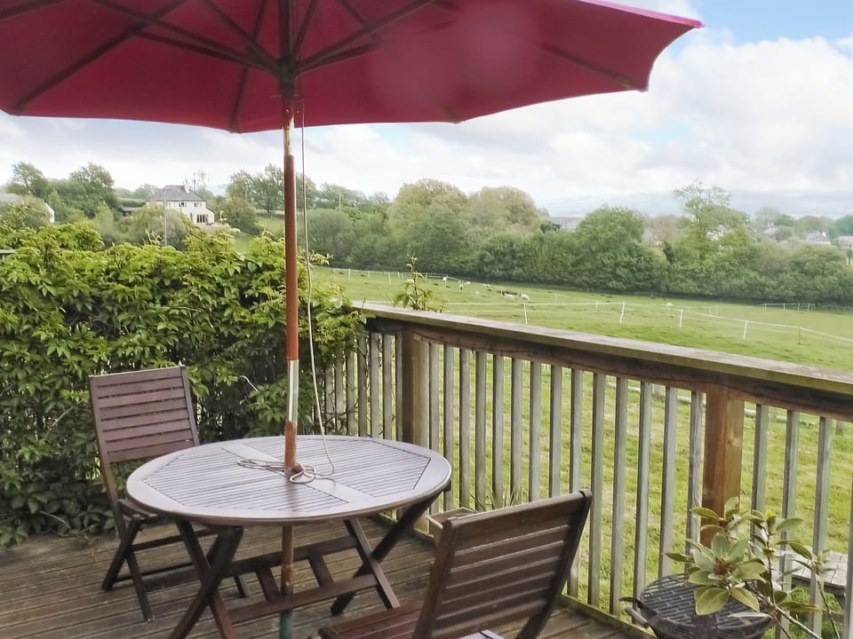 Sitting-out-area | Whitwell Farm Cottages - Brandy&rsquo;s, Whitwell Farm, Colyford, nr. Seaton