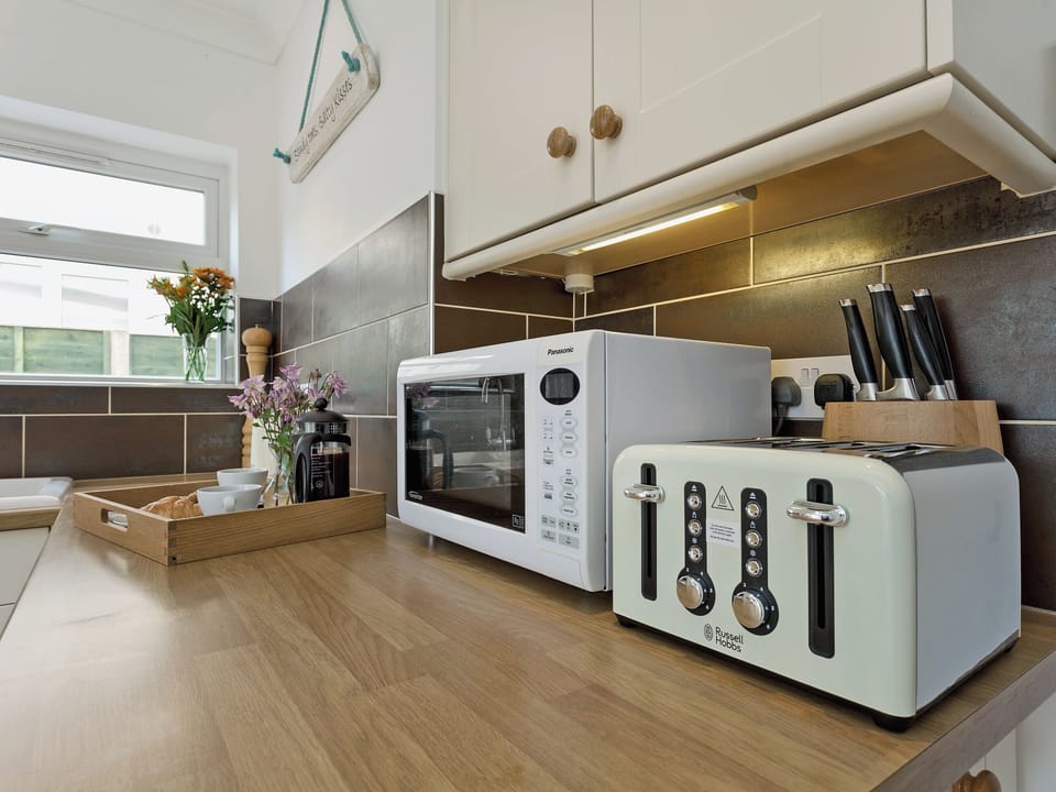 Well equipped kitchen area | Stourcliffe House, Bournemouth