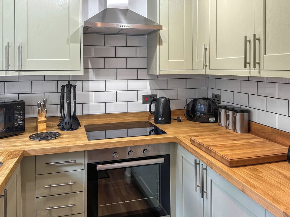 Well equipped kitchen | Ostlers, Boscastle