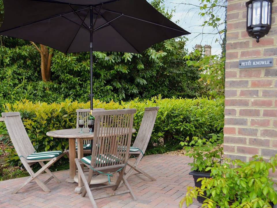 Sitting-out-area | Petit Knowle - Knowle Lodge, Cuckfield, near Haywards Heath