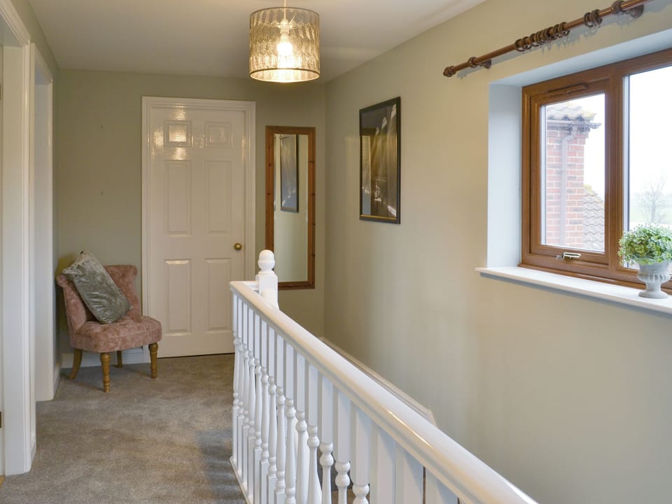 Twin bedroom | Carp Cottage - Wallrudding Farm Cottages, Doddington, near Lincoln