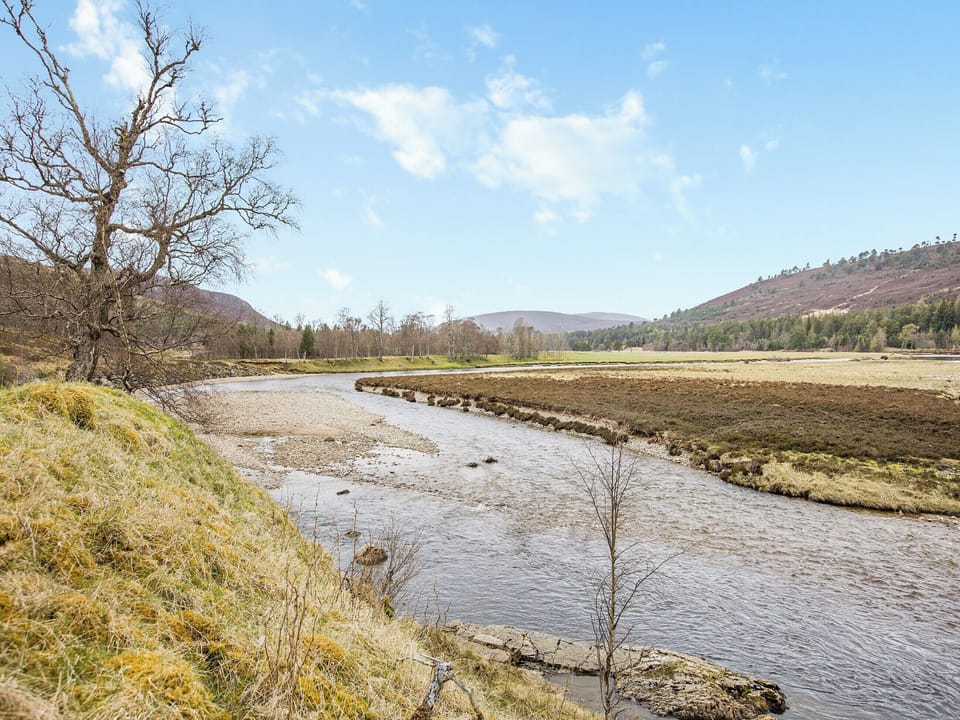 Surrounding area | Stuffers Cottage, Braemar