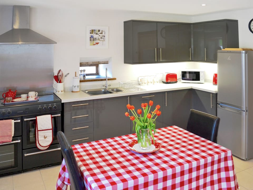Well equipped kitchen | Tamarisk - Netherton Farm, Hartland, near Bideford