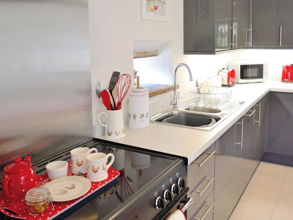 Well equipped kitchen | Tamarisk - Netherton Farm, Hartland, near Bideford