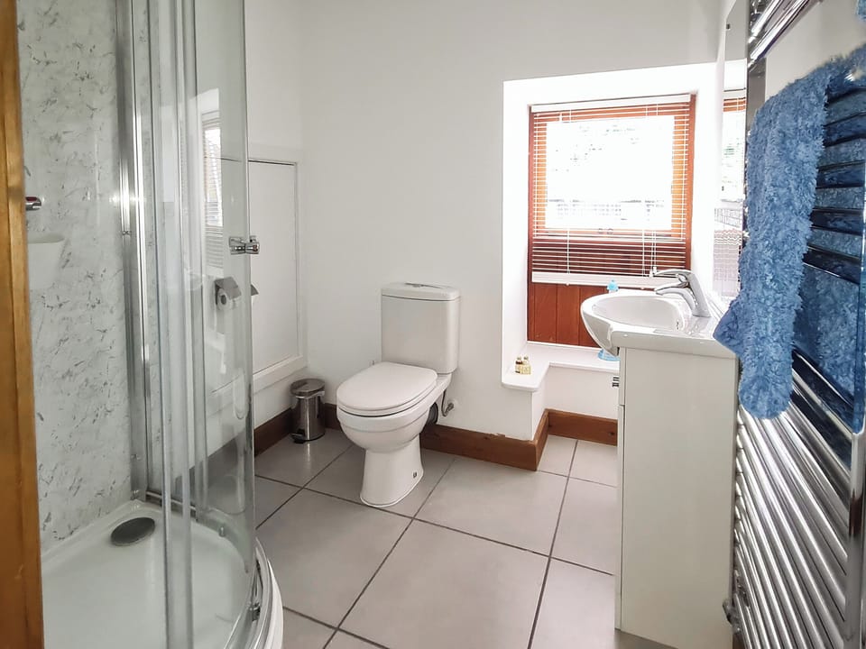Bathroom | Tamarisk - Netherton Farm, Hartland, near Bideford