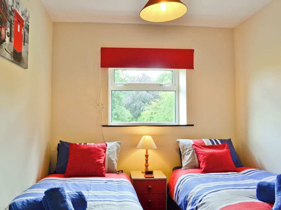 Twin bedroom | The Old Post Office, Ruckhall, Eaton Bishop, near Hereford