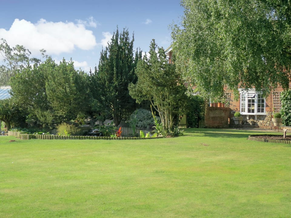 Garden and grounds | Pheasant Roost, Swanton Morley