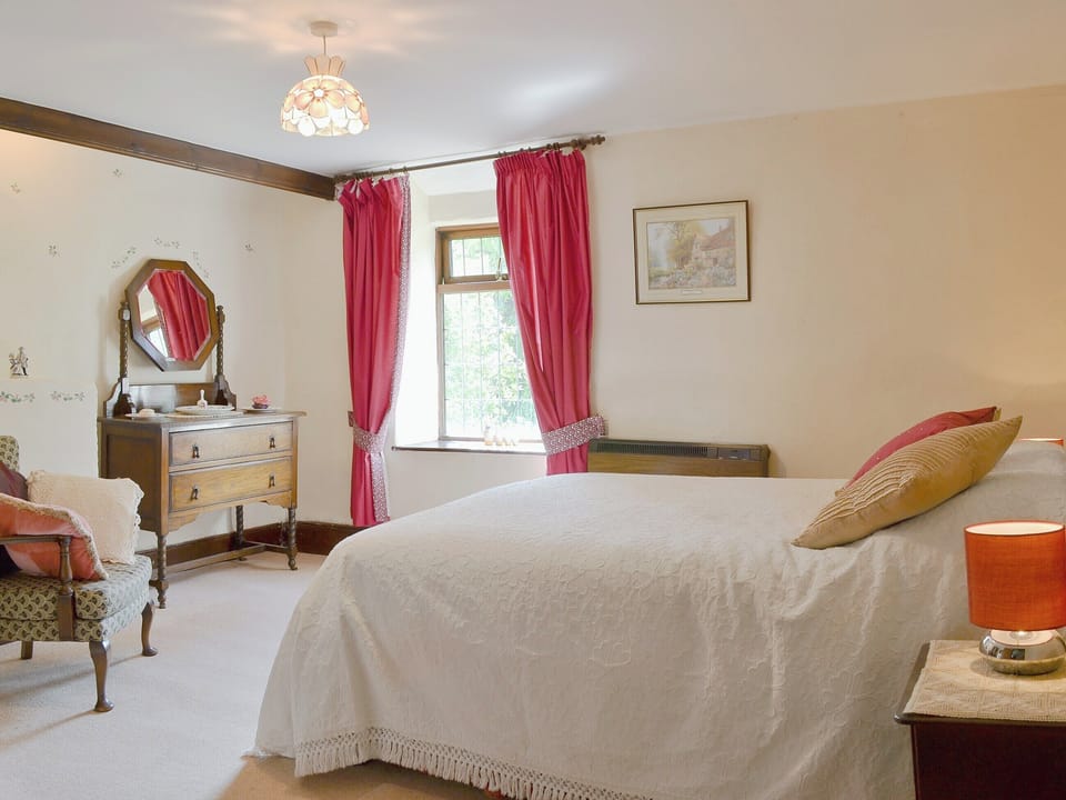 Double bedroom | Forget-me-not Cottage, New Radnor, nr. Hay-on-Wye