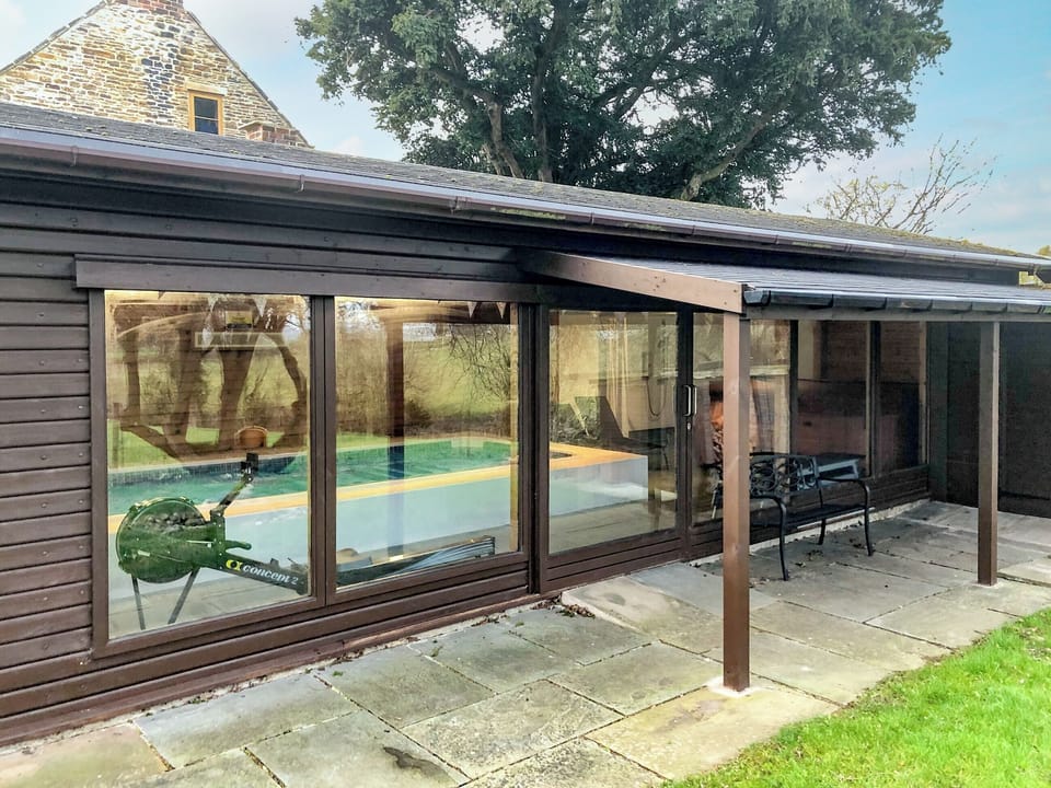 The Mini Spa | Green Farm Cottages - The Old Cow Shed - Green Farm Holiday Cottages, Cutthorpe, near Chesterfield