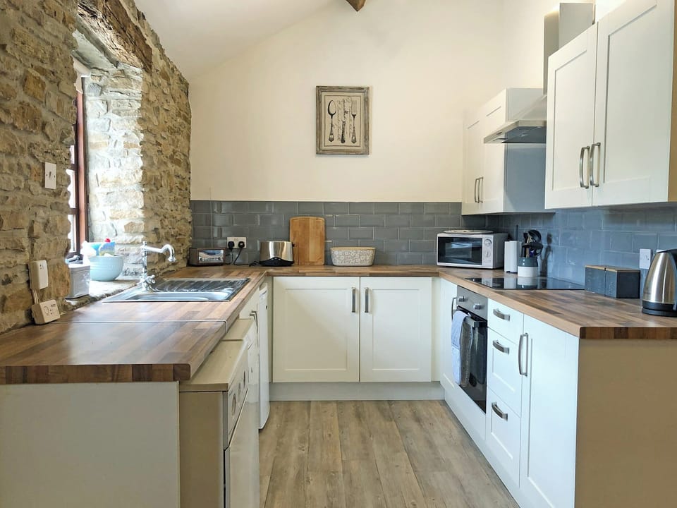 Kitchen | Green Farm Cottages - The Old Cow Shed - Green Farm Holiday Cottages, Cutthorpe, near Chesterfield
