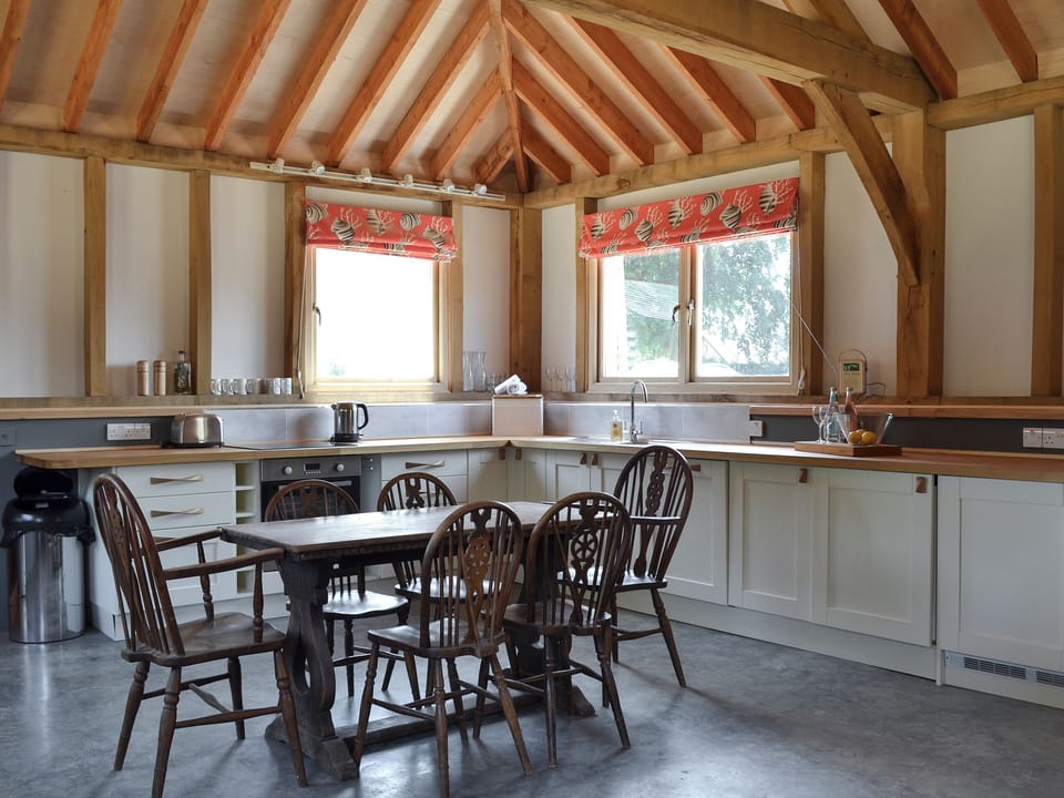 Open plan living space | Little Barn - Midgham Farm, Ringwood