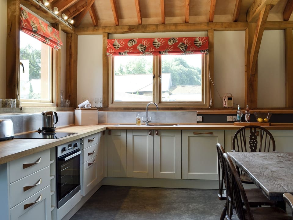 Open plan living space | Little Barn - Midgham Farm, Ringwood