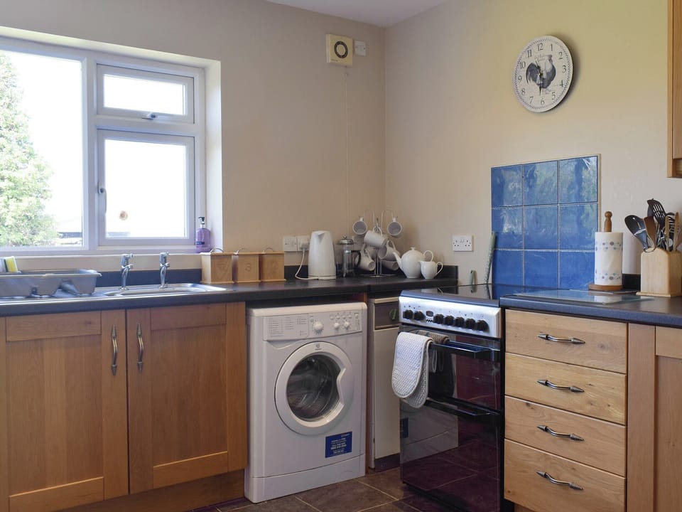 Fully appointed kitchen | Cherrytree Cottage, Loftus, Saltburn-by-the-Sea