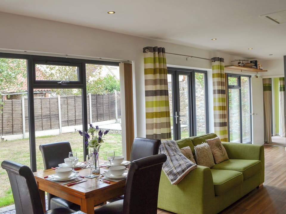 Light and airy open plan living space | Townsend Pod - Townsend Pod and The Stable, Moorlinch, near Bridgwater