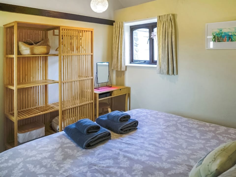 Ample storage within the double bedroom | The Byre - Mennabroom Farm Cottages, Warleggan, near Bodmin