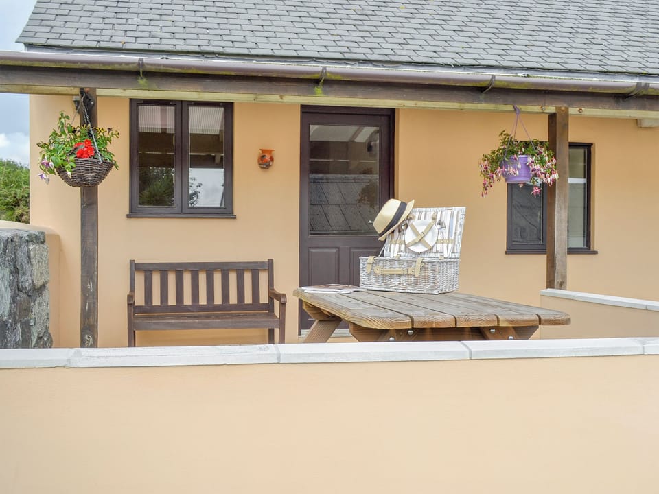 Attractive single-storey barn conversion with enclosed patio | Manacle View, St Keverne, near Helston