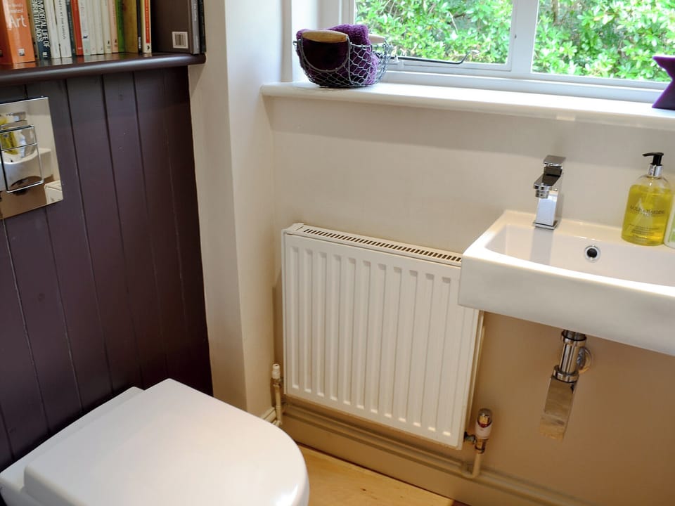 Bathroom | Brookside Cottage, Burley, near Ringwood