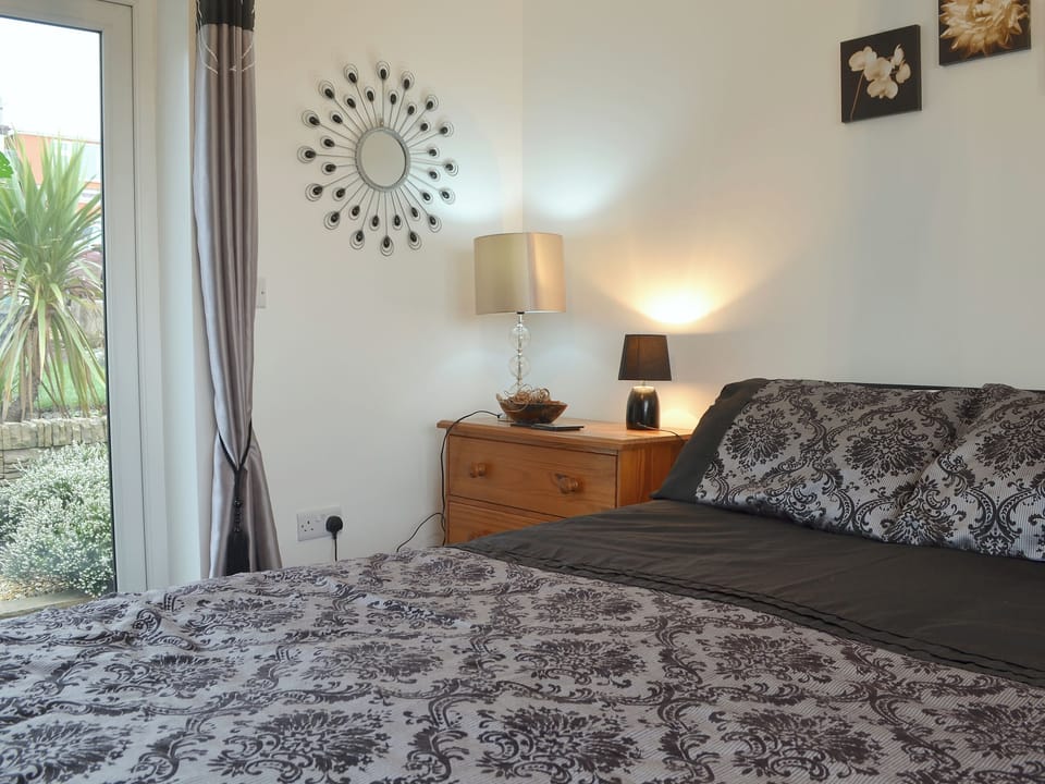 Comfortable double bedroom | Hafan, Aberffraw, Anglesey