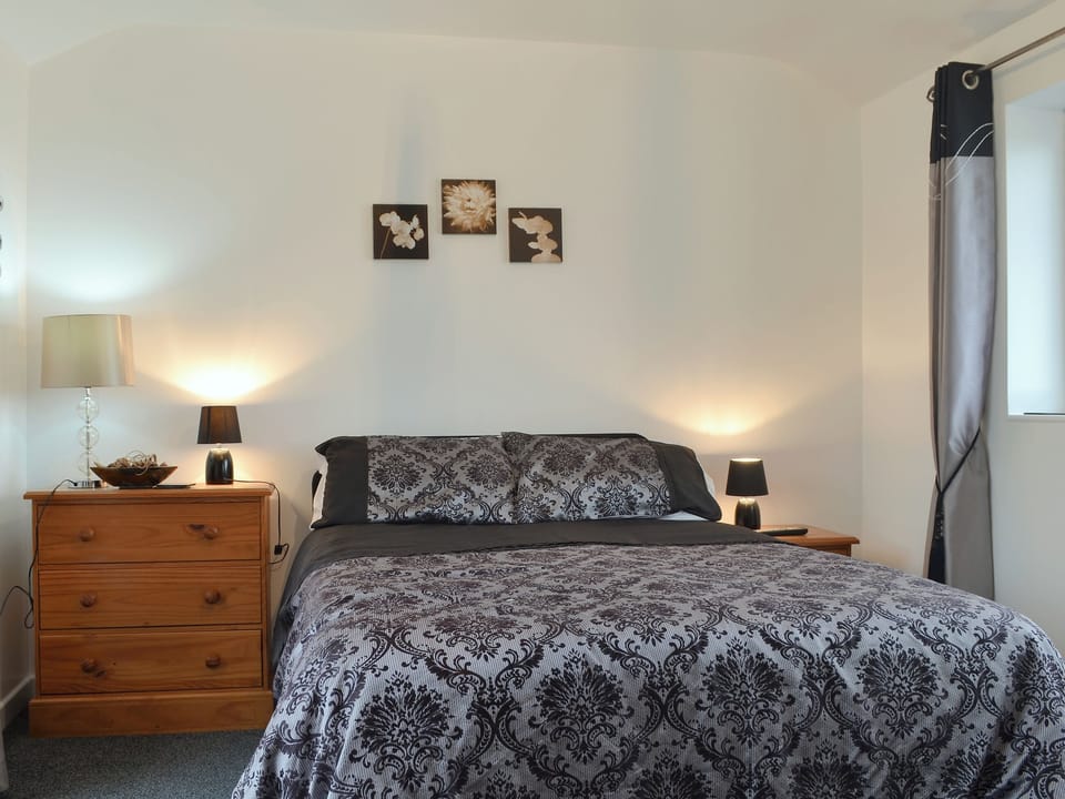 Comfortable double bedroom | Hafan, Aberffraw, Anglesey