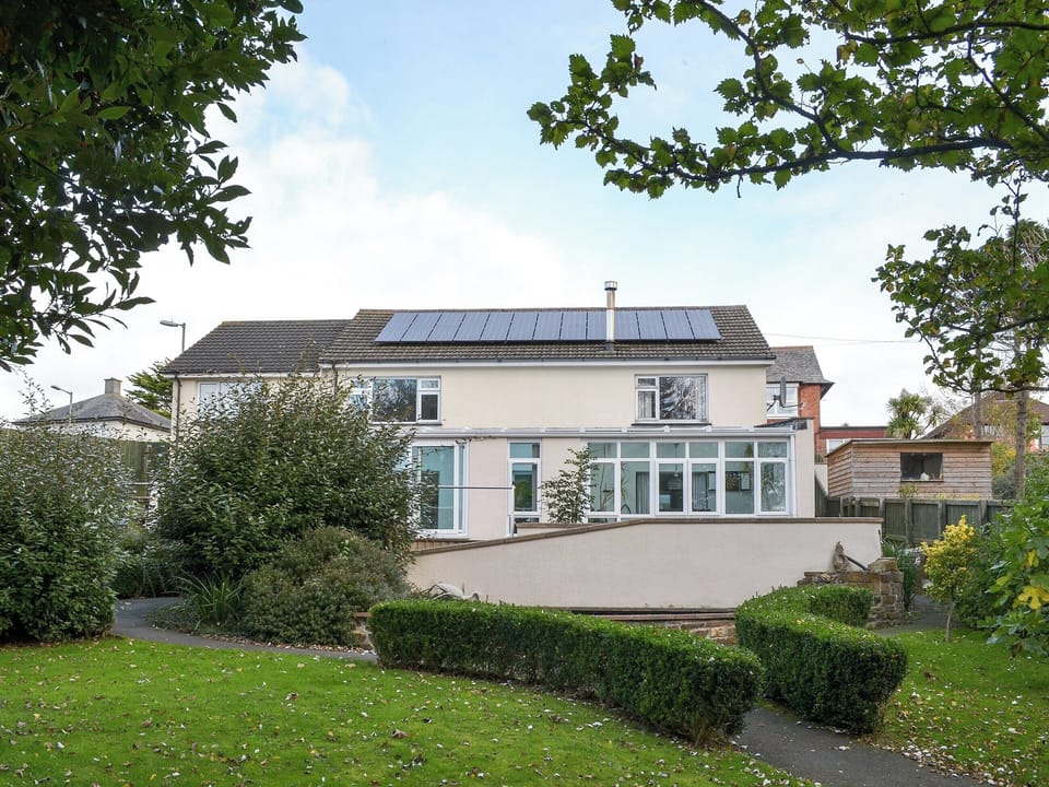 One of a kind, spacious, detached house | Riverside, Bude