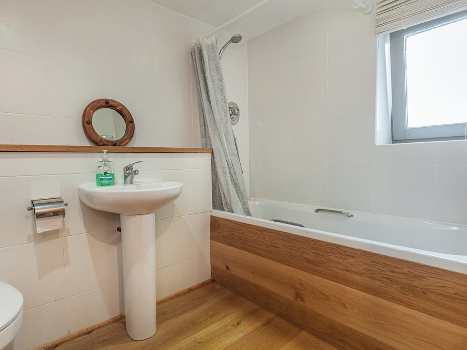 Bathroom | Heron&rsquo;s Rest, Feriniquarrie, near Glendale