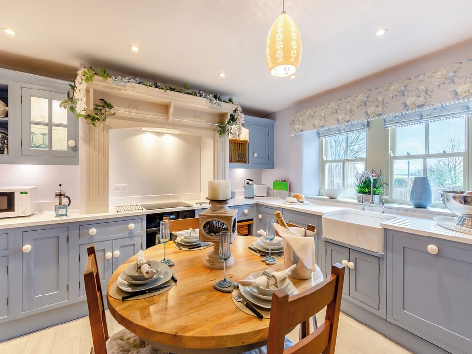 Charming kitchen/ dining area | Meresyke Farm - Graydon Cottage - Mere Syke Farm, Wigglesworth, near Settle